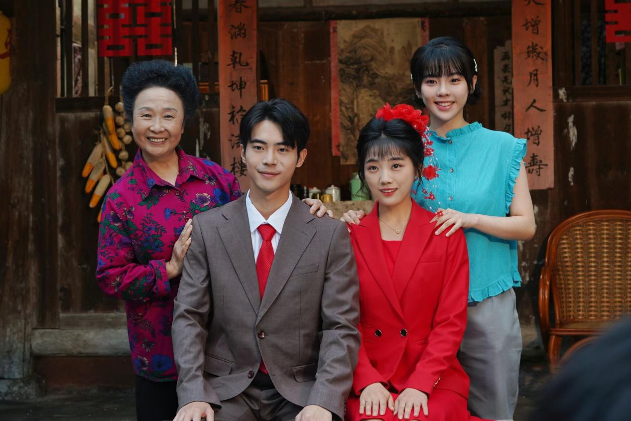 回到80年代做鸭子——首部甜皮鸭短剧正在红果热播(图1)