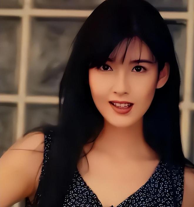 被绿8次仍不分手周慧敏与倪震痴缠34年真的是顶级恋爱脑吗？(图3)