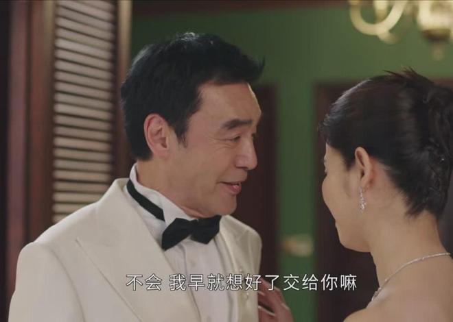 热播第1没想到8月还没过完这剧成了今年港剧最大的黑马(图2)