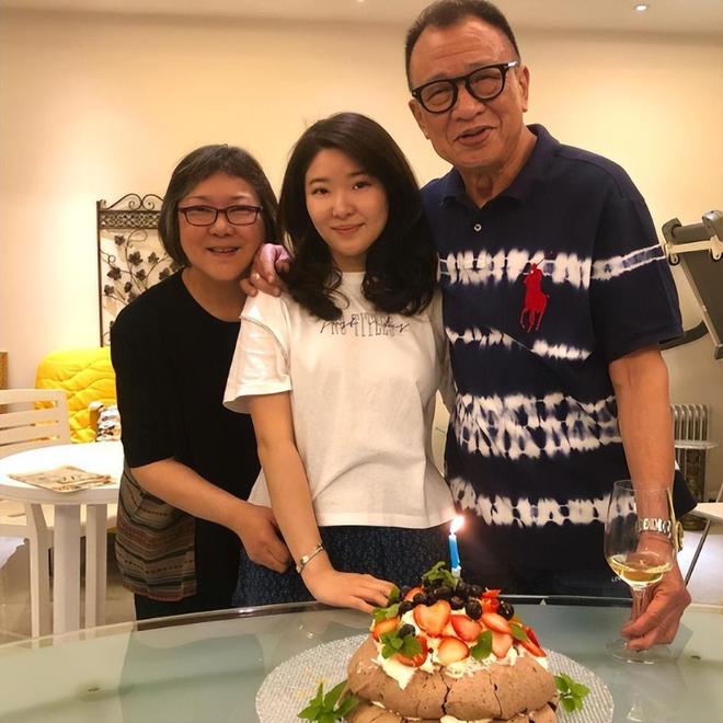 罕见！央视发文悼念老戏骨许绍雄原来这才是真实的他(图16)