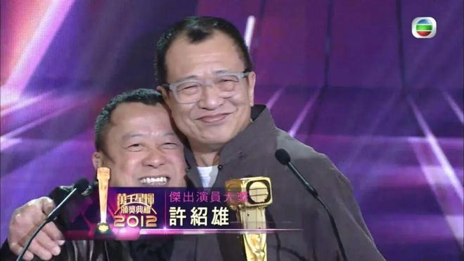 TVB重映经典作《使徒行者2》纪念许绍雄好友赞其顾家疼爱老婆拆解为何叫“Benz雄”(图4)