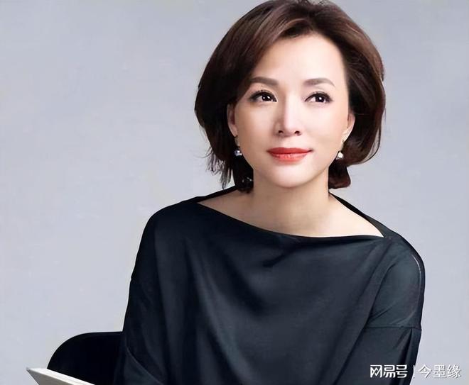 惊天大瓜！董卿美国生子真相骗了大家十年？比电视剧还狗血！(图10)