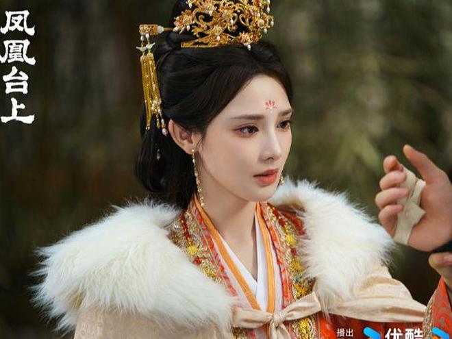 《凤凰台上》定档江苏卫视任嘉伦彭小苒主演编剧导演是实力派(图2)