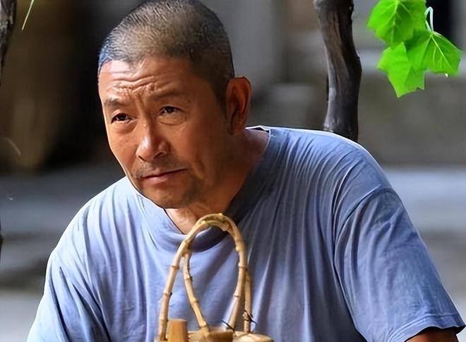 国家一级演员拍戏赚的钱全部上交妻子儿子却为何成为他的心病(图6)