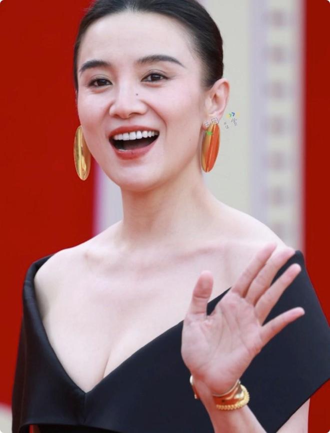 电视剧年度盛典：于和伟郭京飞夺视帝孙俪圆梦杨幂出乎意料(图17)