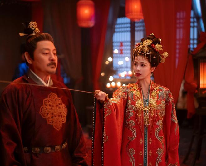 电视剧播放排名：《纯真年代的爱情》登顶《唐宫奇案》排第二！(图4)